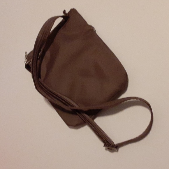 Travelon Gray Shoulder Bag with Dual Zippered Pockets - Picture 4 of 5